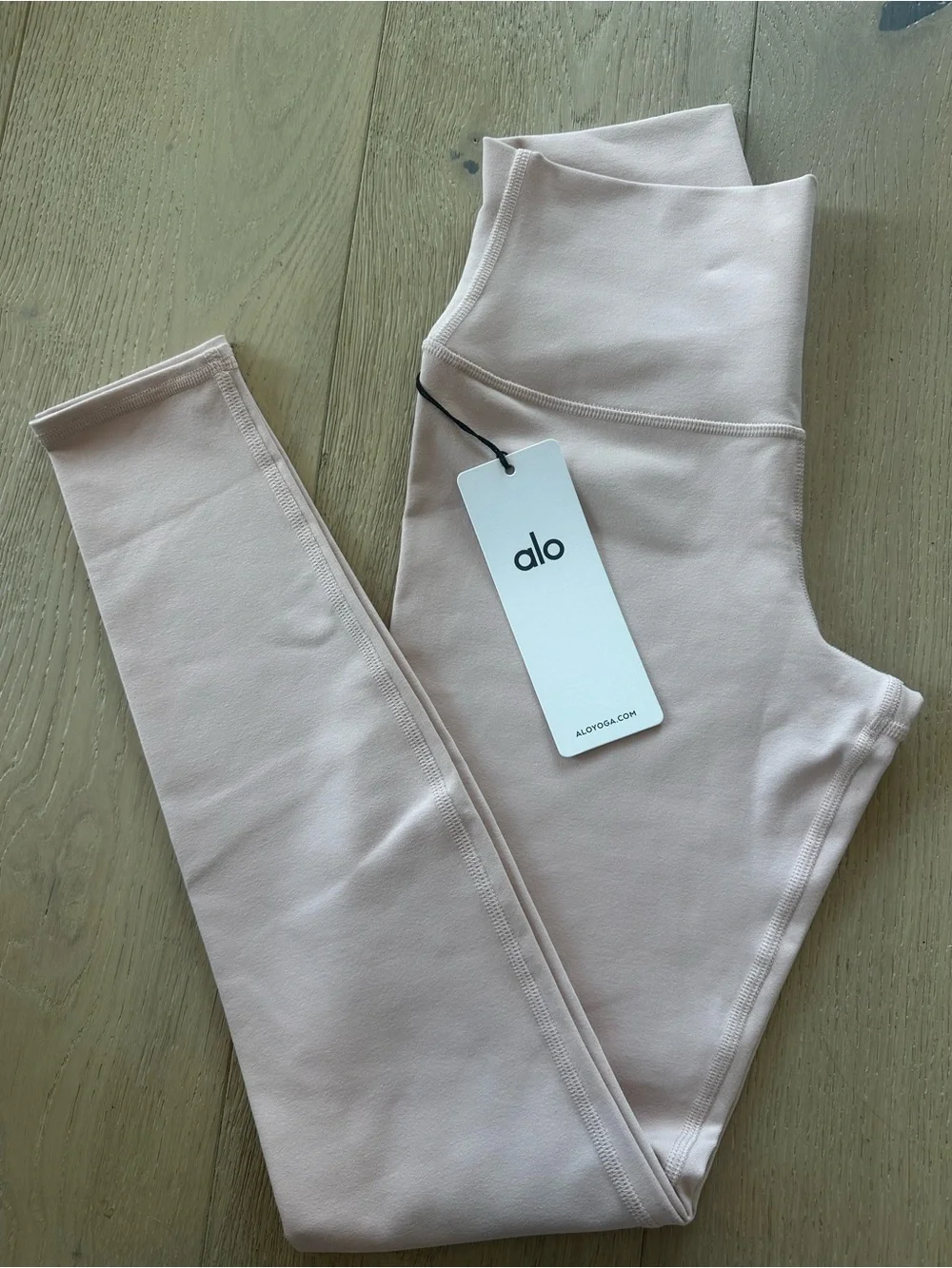 brand new light pink alo leggings!!